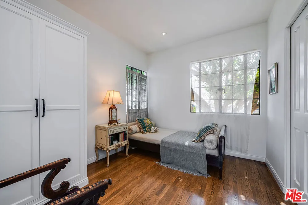 1046 Chautauqua Boulevard Pacific Palisades, CA 90272