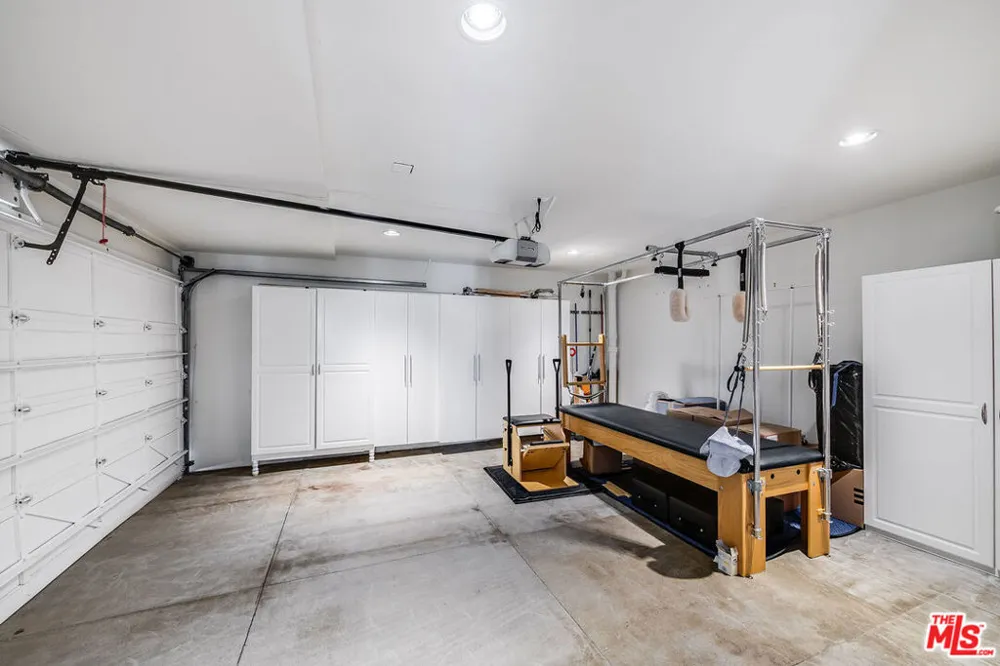 1046 Chautauqua Boulevard Pacific Palisades, CA 90272