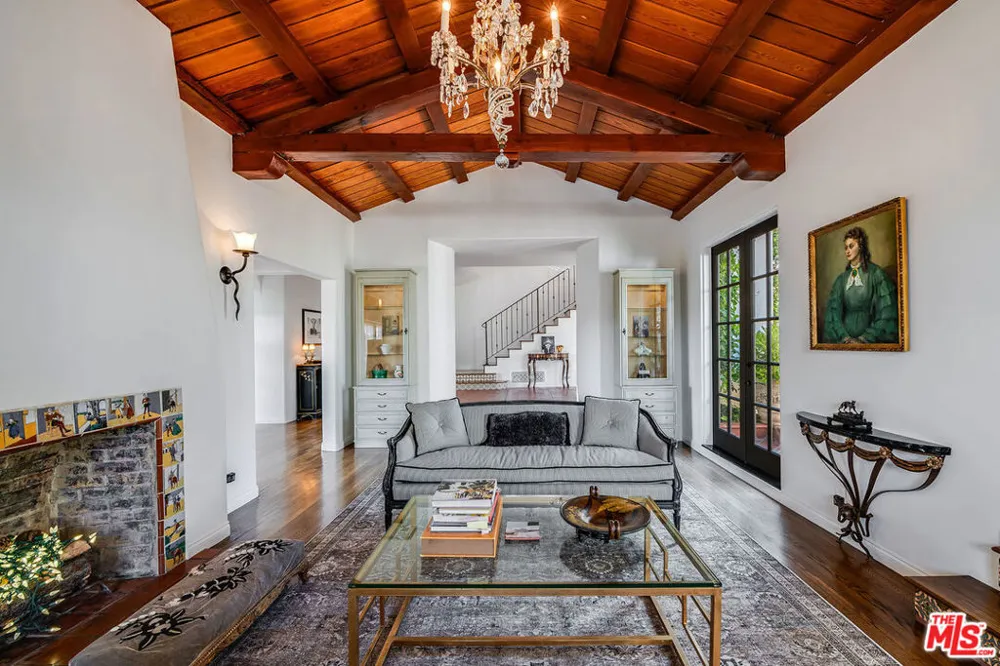 1046 Chautauqua Boulevard Pacific Palisades, CA 90272