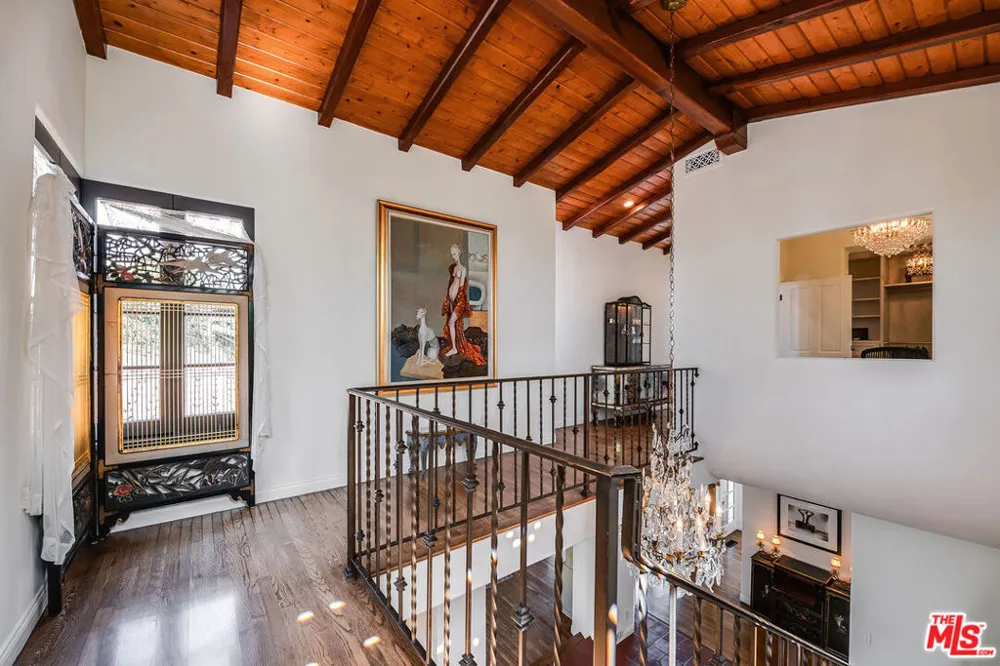 1046 Chautauqua Boulevard Pacific Palisades, CA 90272