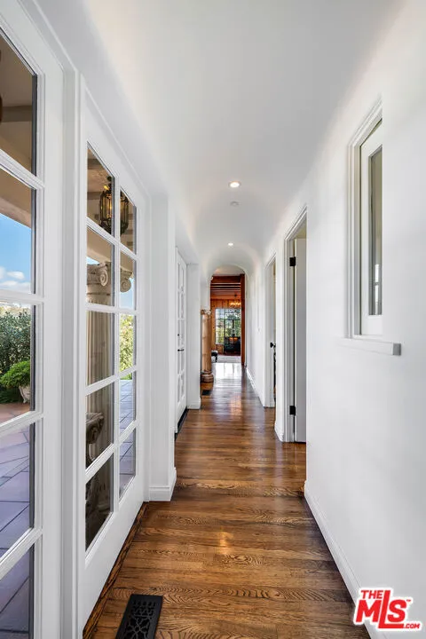 1046 Chautauqua Boulevard Pacific Palisades, CA 90272