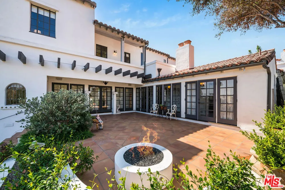 1046 Chautauqua Boulevard Pacific Palisades, CA 90272