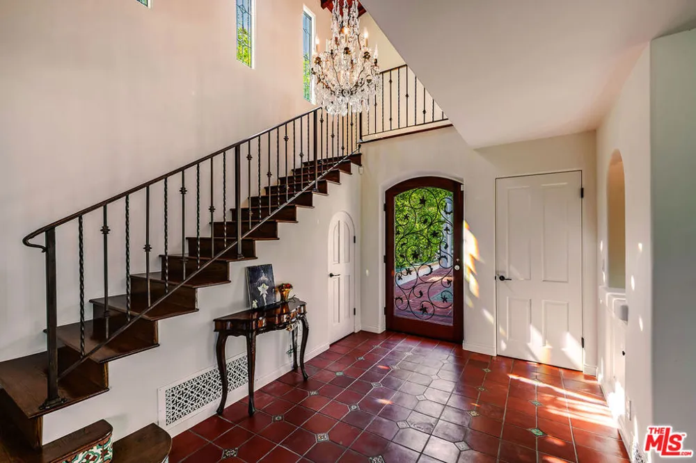 1046 Chautauqua Boulevard Pacific Palisades, CA 90272