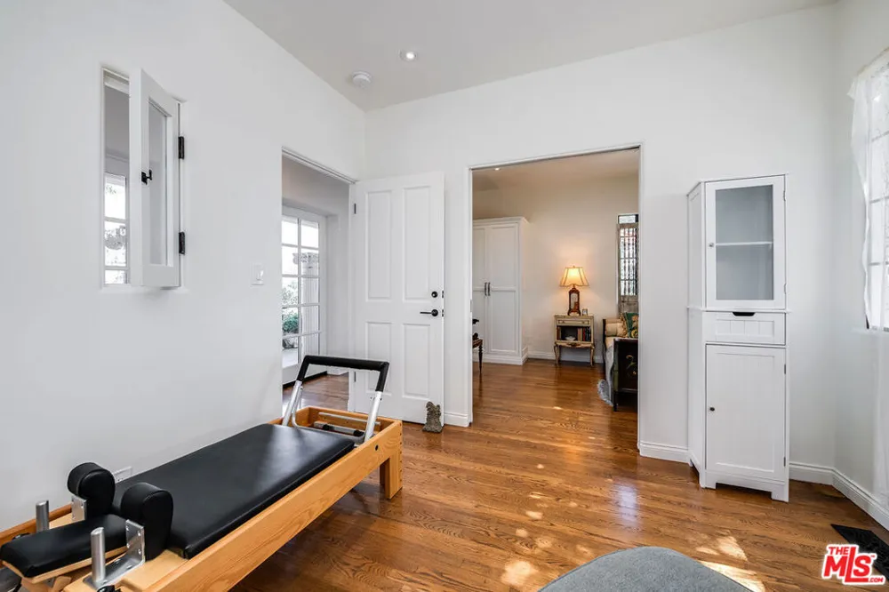 1046 Chautauqua Boulevard Pacific Palisades, CA 90272