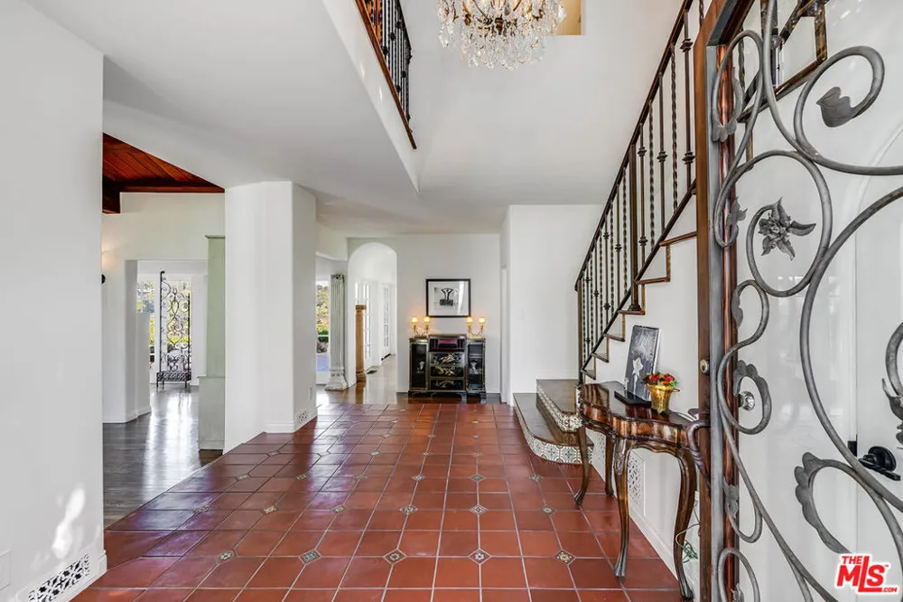 1046 Chautauqua Boulevard Pacific Palisades, CA 90272
