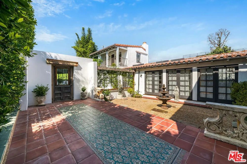 1046 Chautauqua Boulevard Pacific Palisades, CA 90272