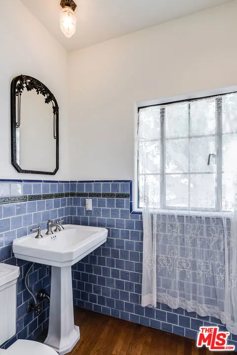 1046 Chautauqua Boulevard Pacific Palisades, CA 90272