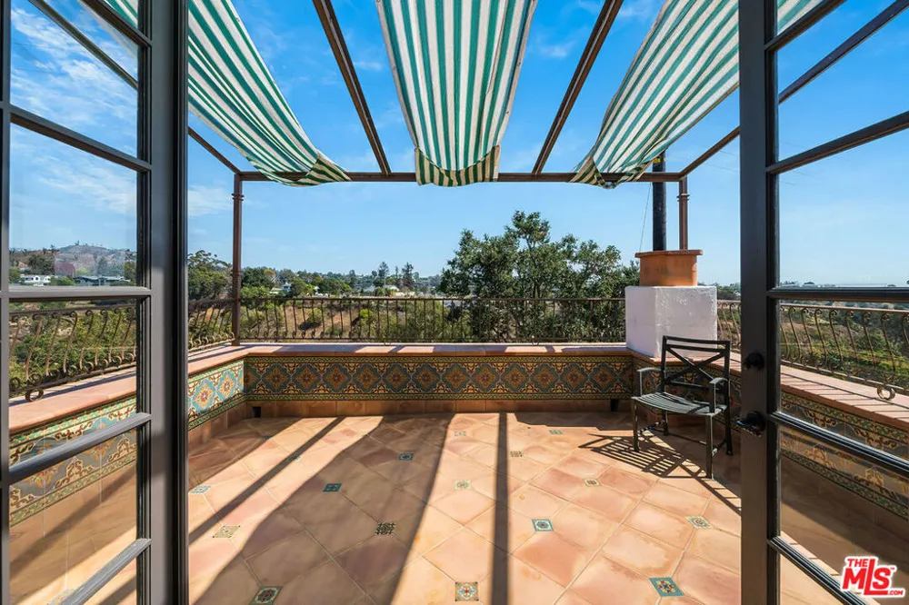 1046 Chautauqua Boulevard Pacific Palisades, CA 90272