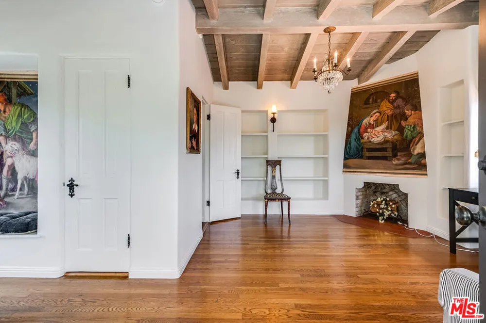1046 Chautauqua Boulevard Pacific Palisades, CA 90272
