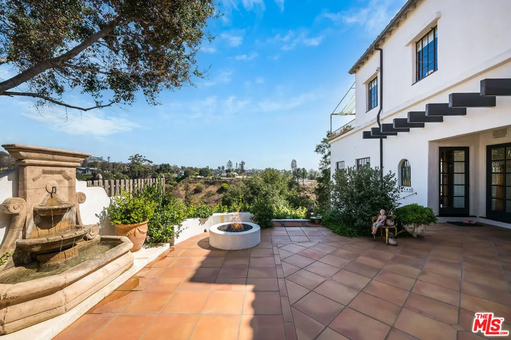 1046 Chautauqua Boulevard Pacific Palisades, CA 90272