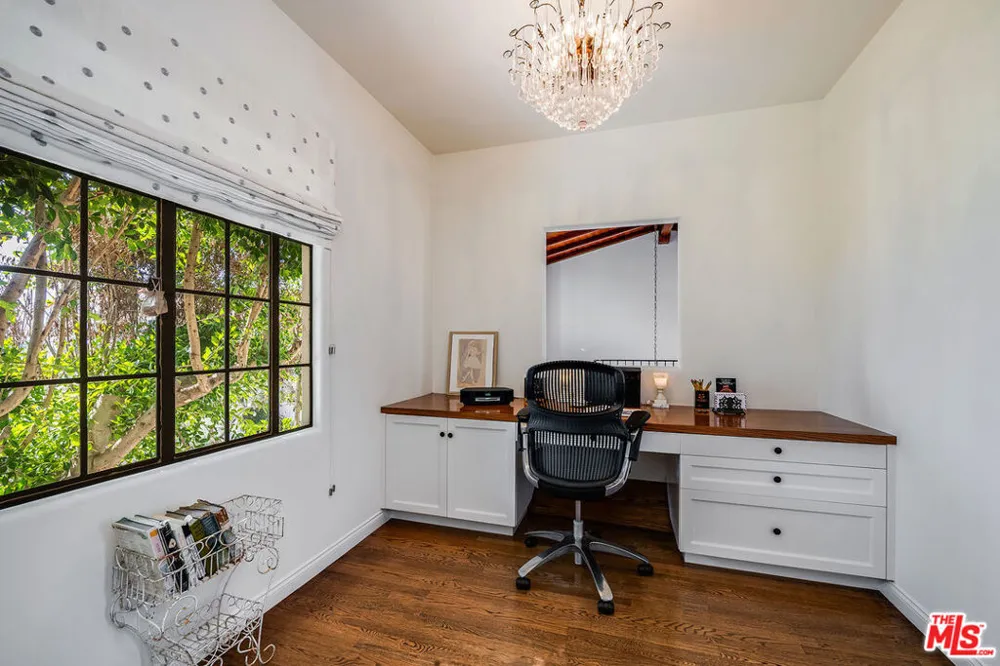 1046 Chautauqua Boulevard Pacific Palisades, CA 90272