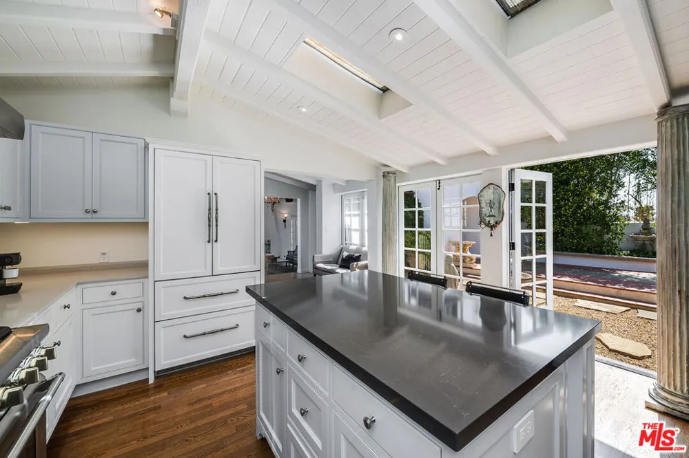 1046 Chautauqua Boulevard Pacific Palisades, CA 90272