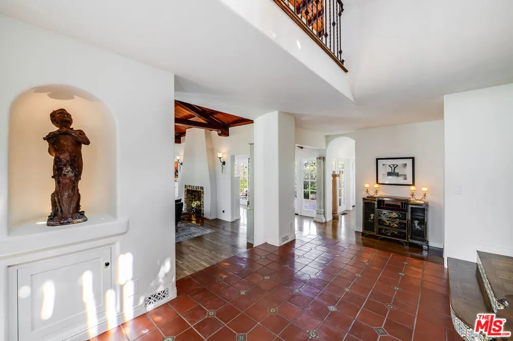 1046 Chautauqua Boulevard Pacific Palisades, CA 90272