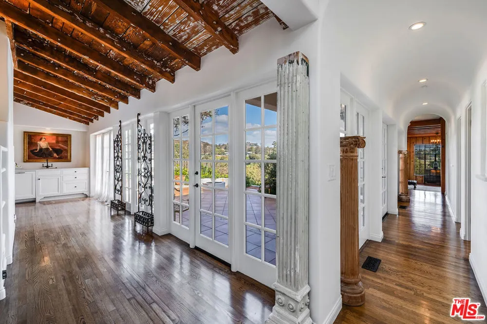 1046 Chautauqua Boulevard Pacific Palisades, CA 90272