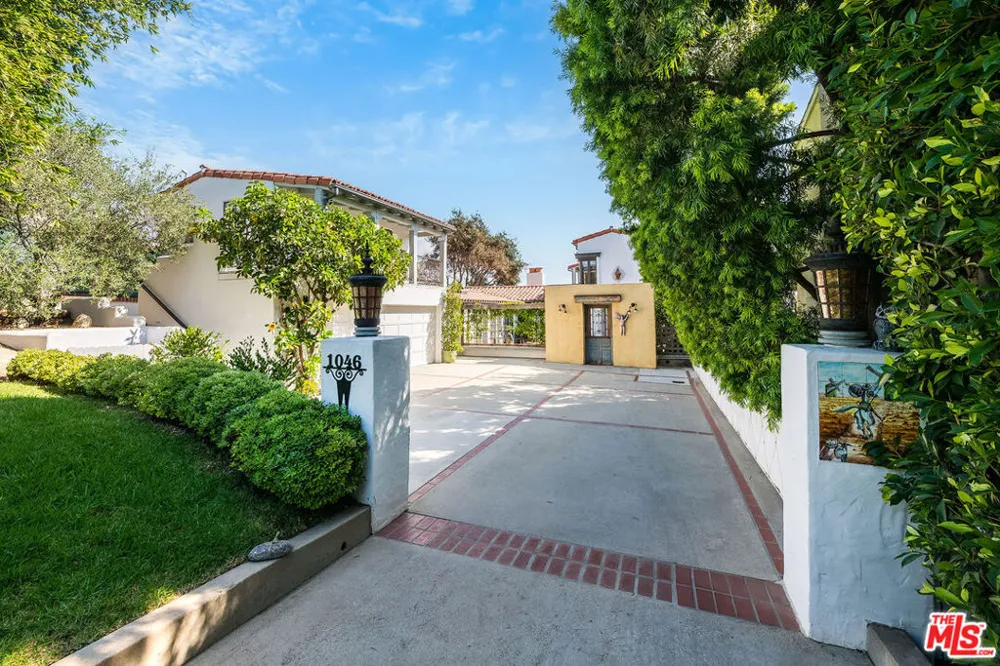 1046 Chautauqua Boulevard Pacific Palisades, CA 90272
