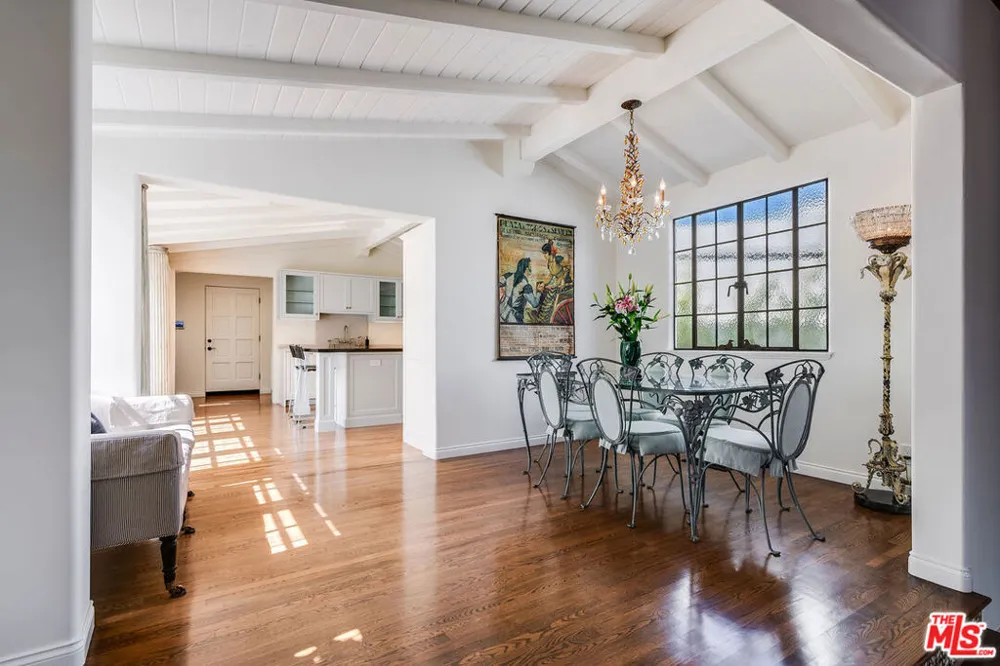 1046 Chautauqua Boulevard Pacific Palisades, CA 90272