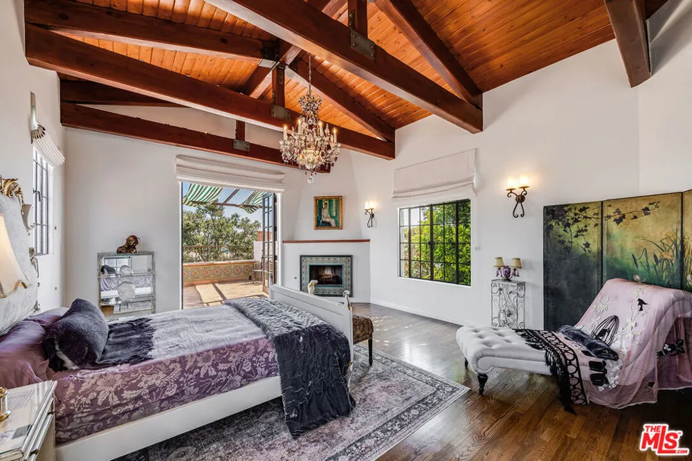 1046 Chautauqua Boulevard Pacific Palisades, CA 90272