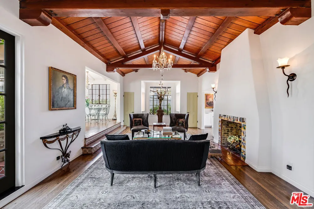1046 Chautauqua Boulevard Pacific Palisades, CA 90272