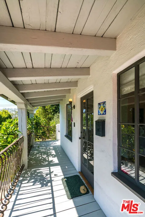 1046 Chautauqua Boulevard Pacific Palisades, CA 90272