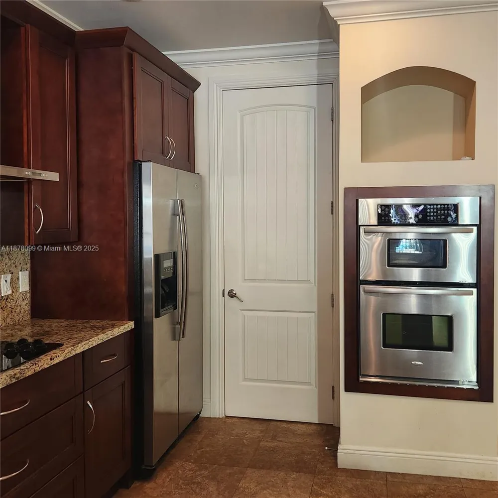 2351 Lakeview Dr #114 Sebring, FL 33875