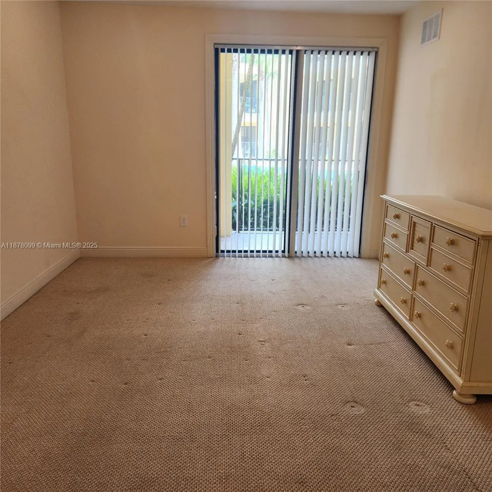 2351 Lakeview Dr #114 Sebring, FL 33875