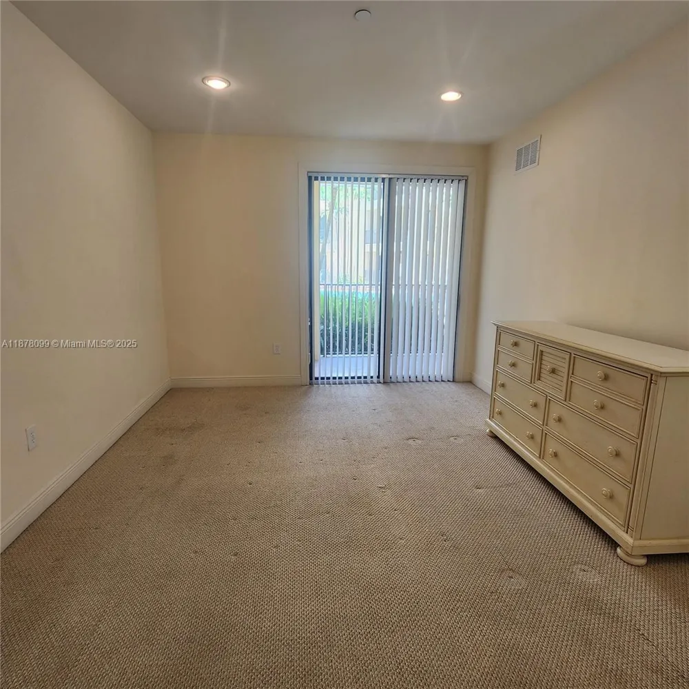 2351 Lakeview Dr #114 Sebring, FL 33875