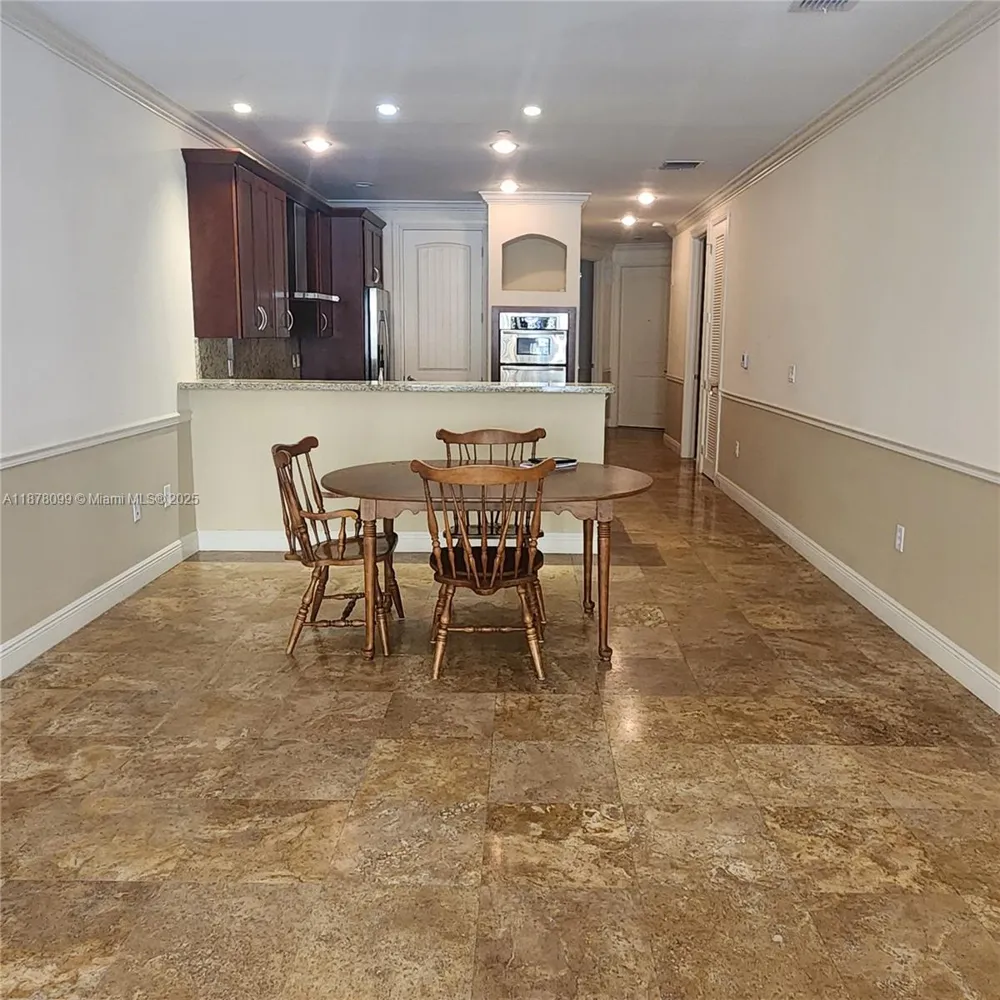 2351 Lakeview Dr #114 Sebring, FL 33875