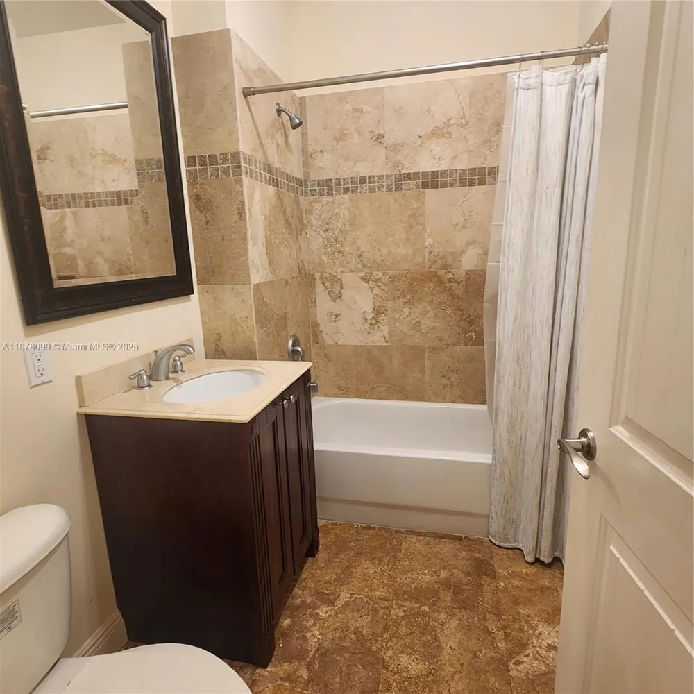 2351 Lakeview Dr #114 Sebring, FL 33875