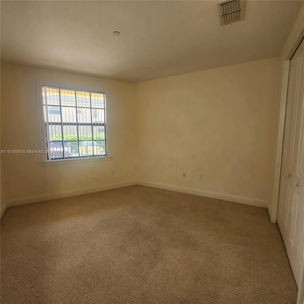 2351 Lakeview Dr #114 Sebring, FL 33875