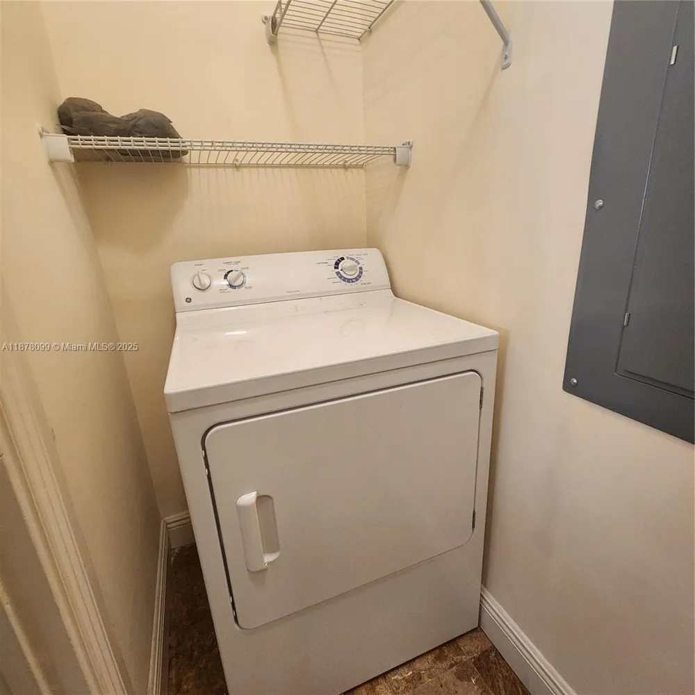 2351 Lakeview Dr #114 Sebring, FL 33875