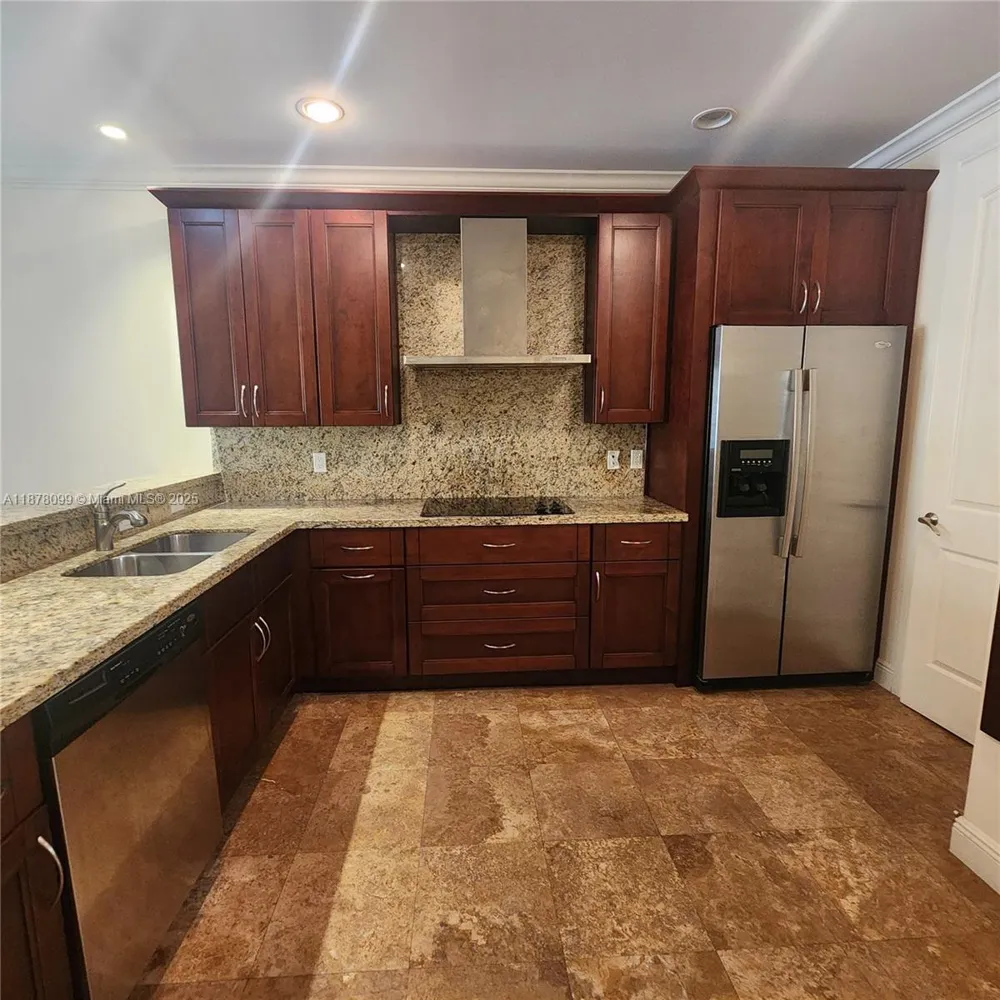 2351 Lakeview Dr #114 Sebring, FL 33875