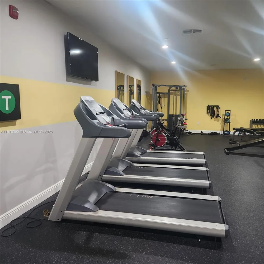 2351 Lakeview Dr #114 Sebring, FL 33875