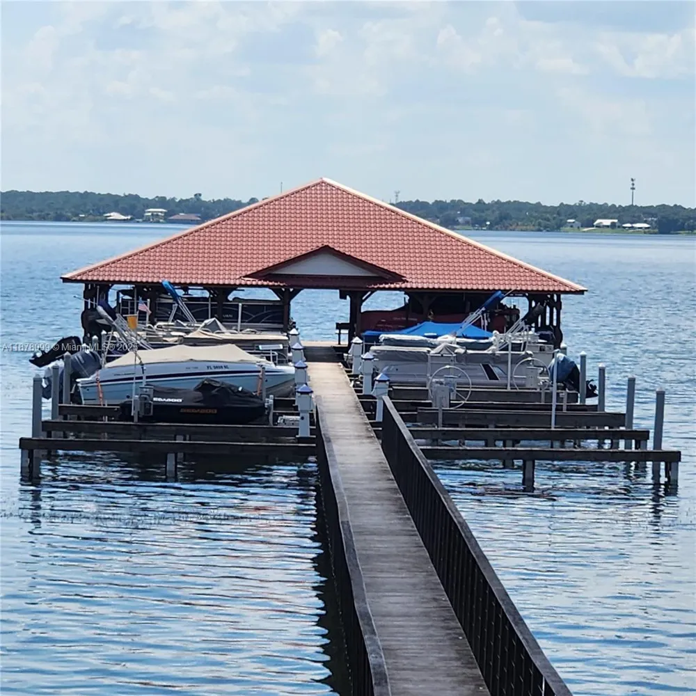 2351 Lakeview Dr #114 Sebring, FL 33875