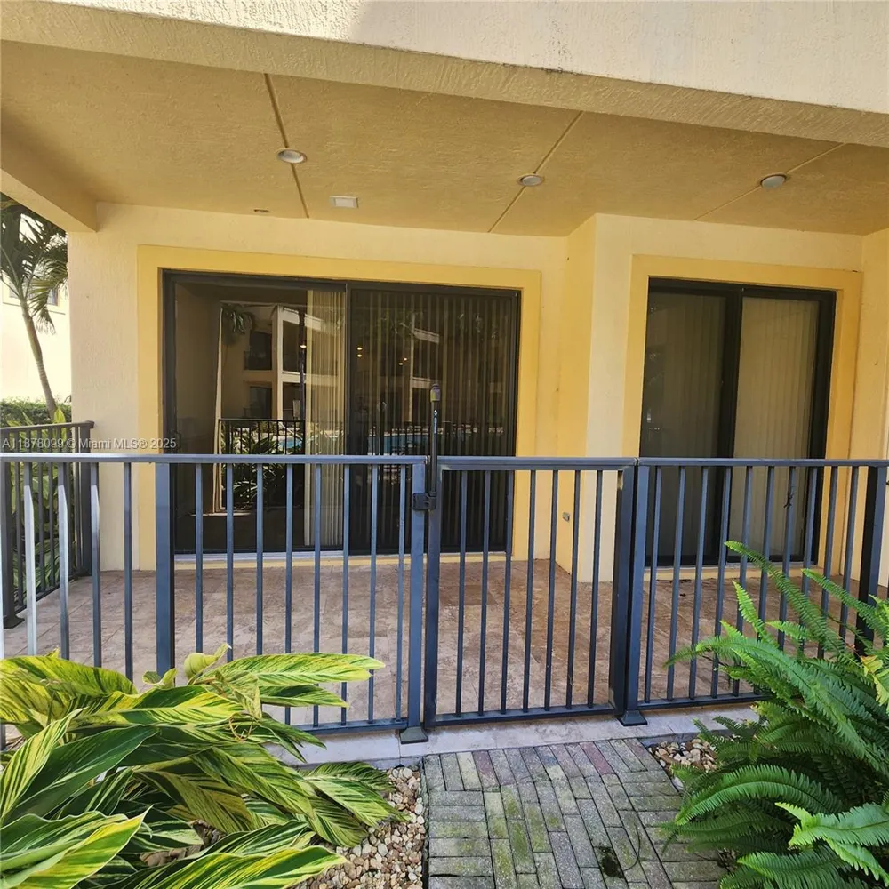 2351 Lakeview Dr #114 Sebring, FL 33875