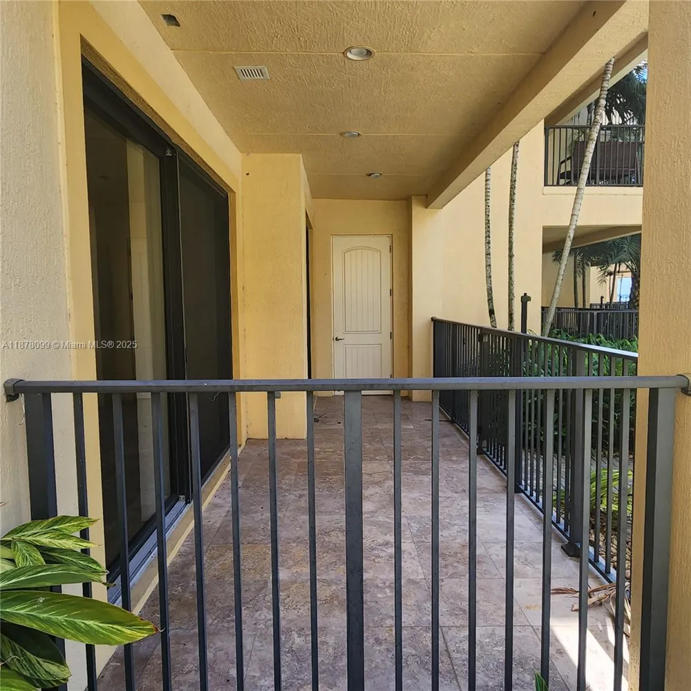 2351 Lakeview Dr #114 Sebring, FL 33875