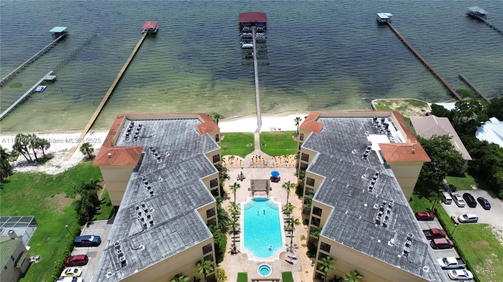 2351 Lakeview Dr #114 Sebring, FL 33875