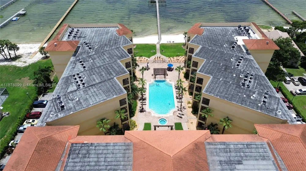 2351 Lakeview Dr #114 Sebring, FL 33875