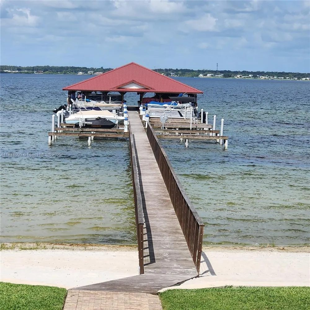 2351 Lakeview Dr #114 Sebring, FL 33875