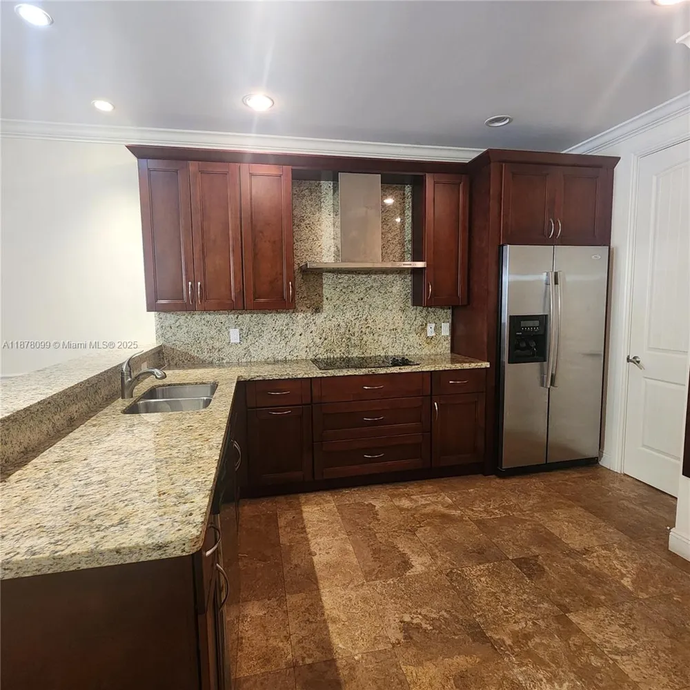 2351 Lakeview Dr #114 Sebring, FL 33875