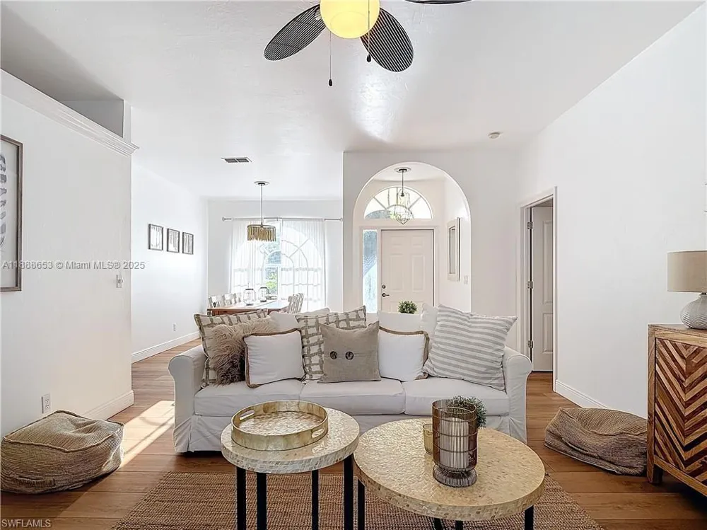 4991 Brixton Ct Naples, FL 34104