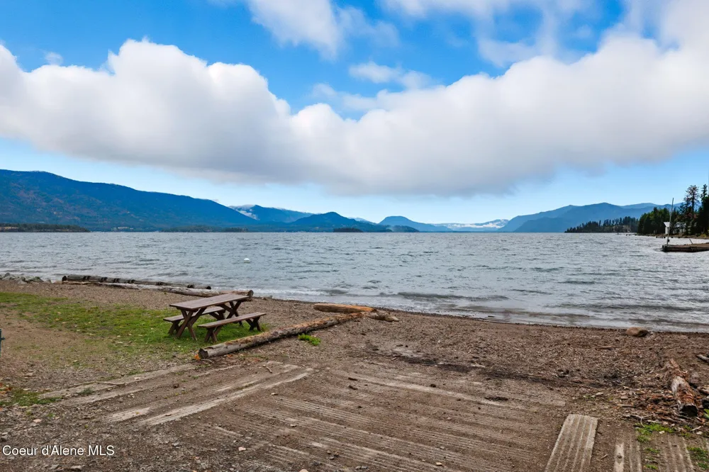 113 Martin Bay Loop Sagle, ID 83860
