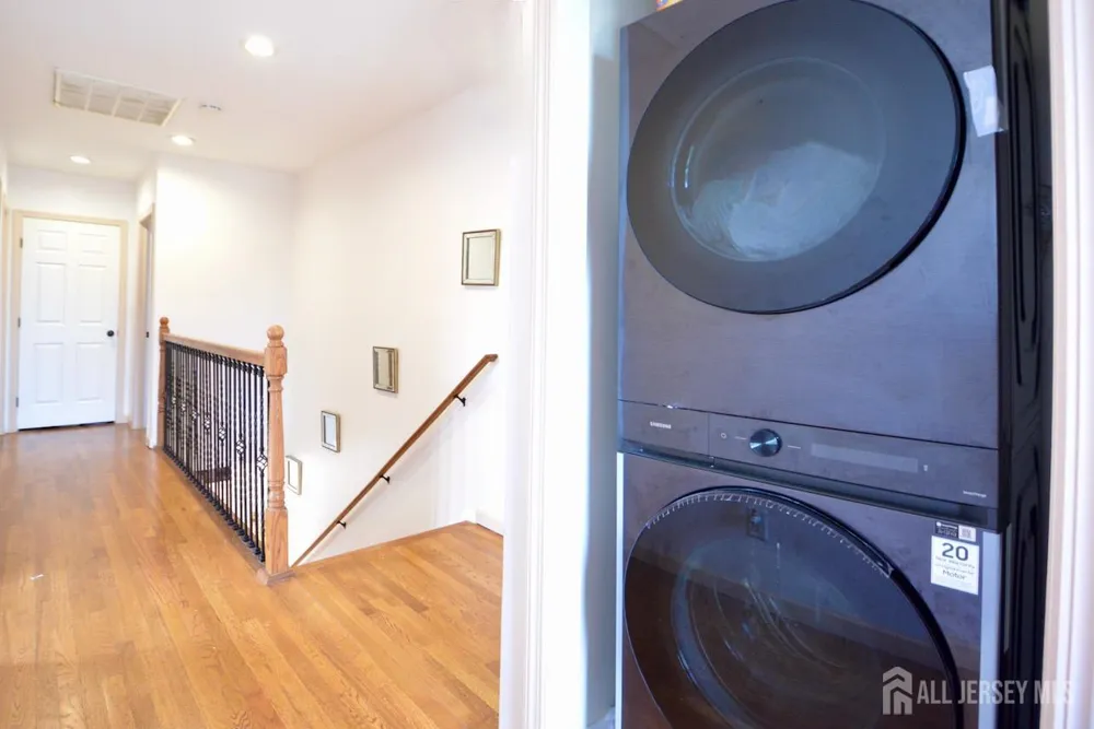 89 SE Rose Street Wood-Ridge, NJ 07075