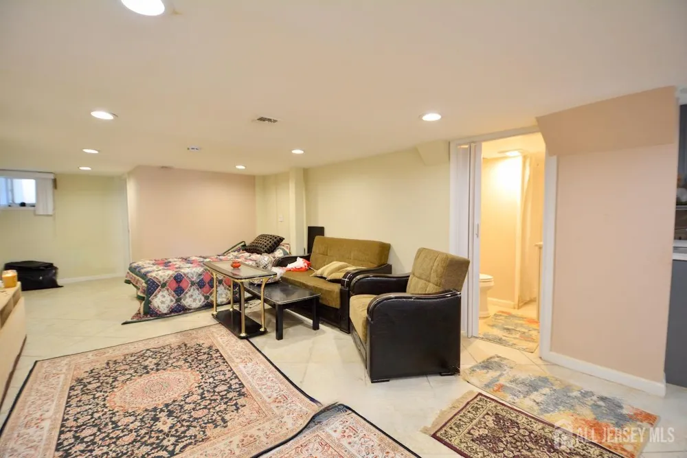 89 SE Rose Street Wood-Ridge, NJ 07075