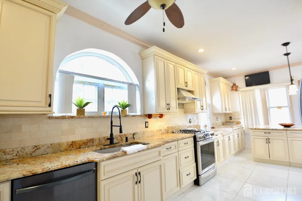 89 SE Rose Street Wood-Ridge, NJ 07075