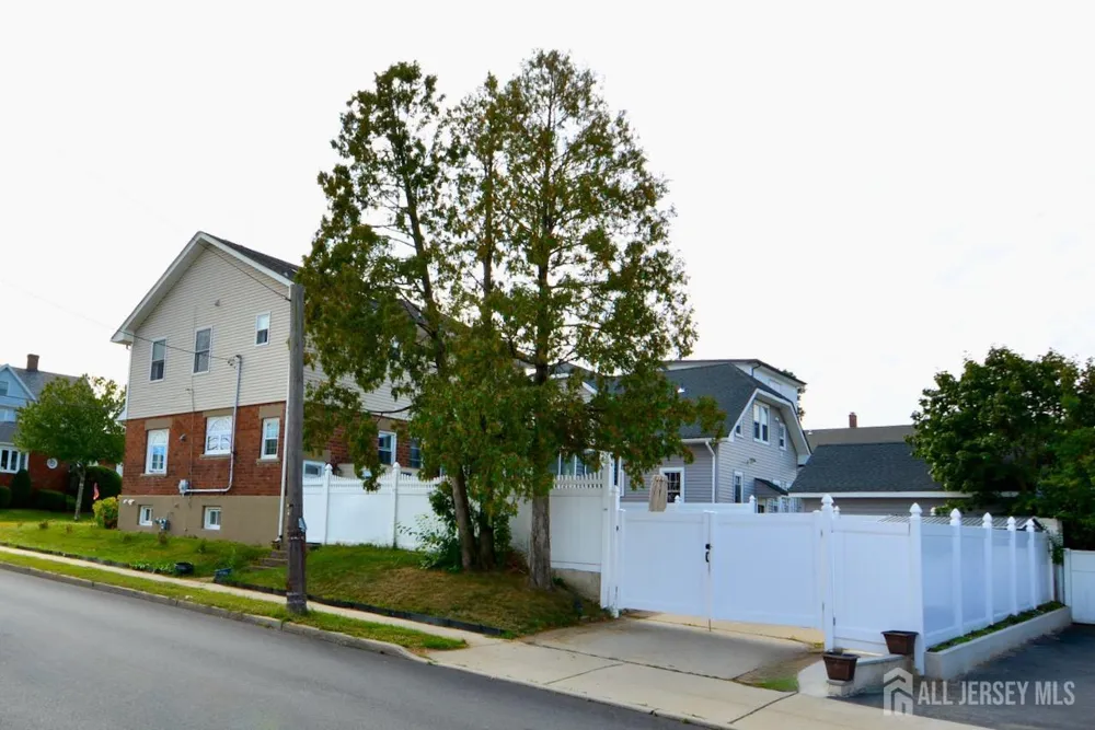 89 SE Rose Street Wood-Ridge, NJ 07075