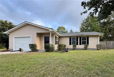 1621 Meadowood Drive