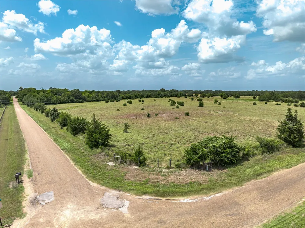 6700 Walhalla Road Round Top, TX 78954