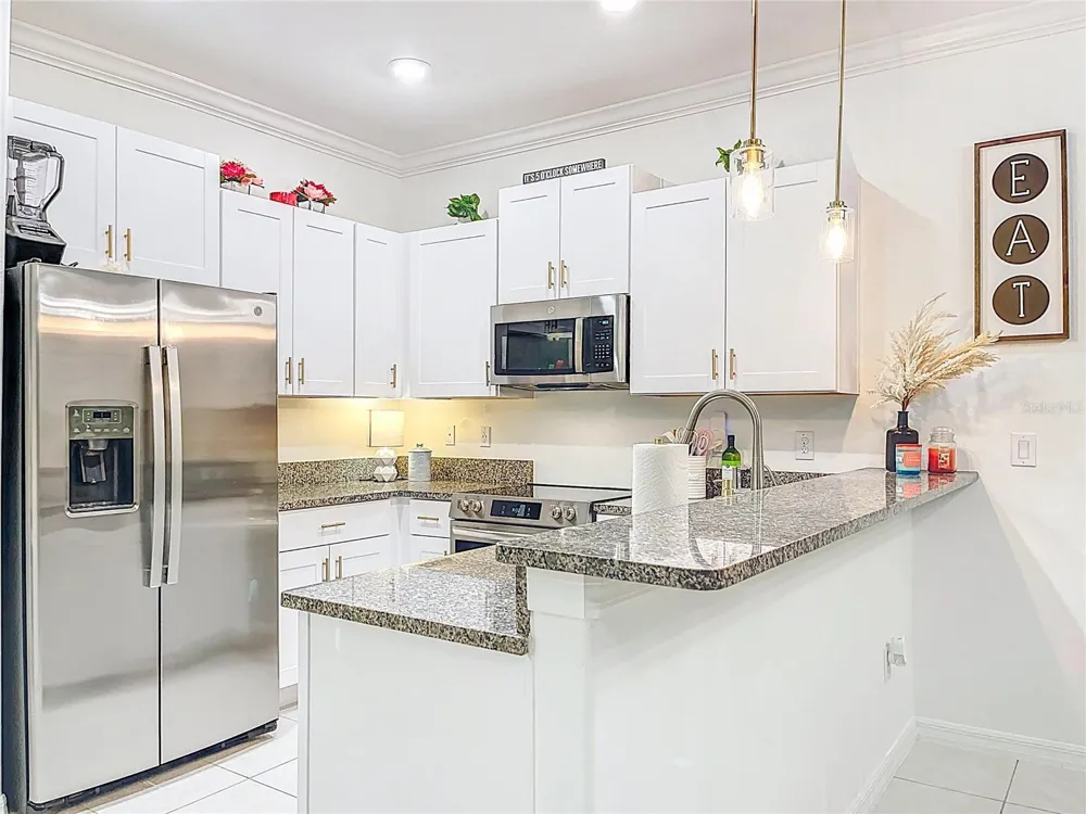 7082 RIPPLE POND LOOP Zephyrhills, FL 33541