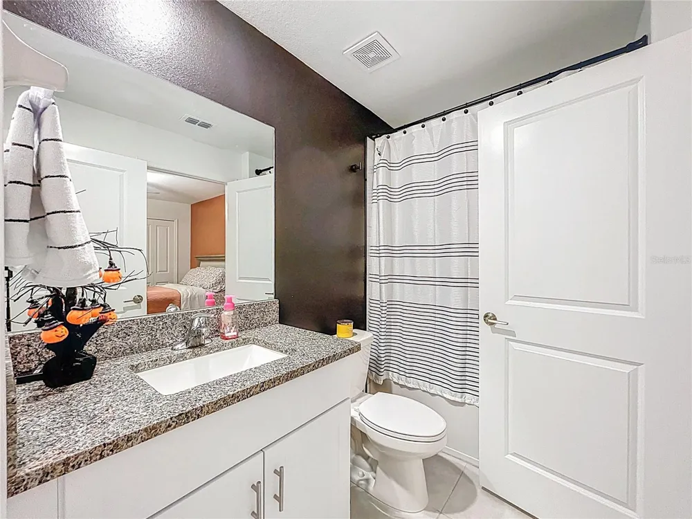 7082 RIPPLE POND LOOP Zephyrhills, FL 33541