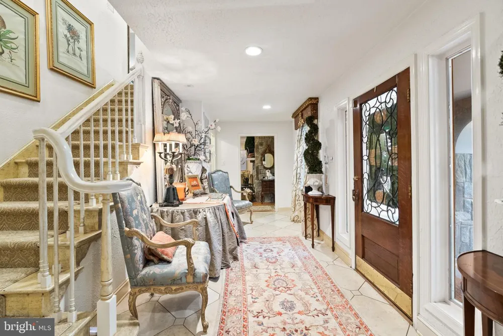 10205 CEDAR POND DRIVE Vienna, VA 22182